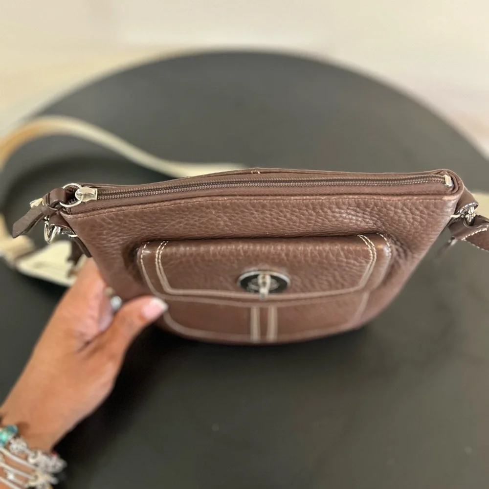 Coach pebbled brown leather crossbody bag - Picture 8 of 11